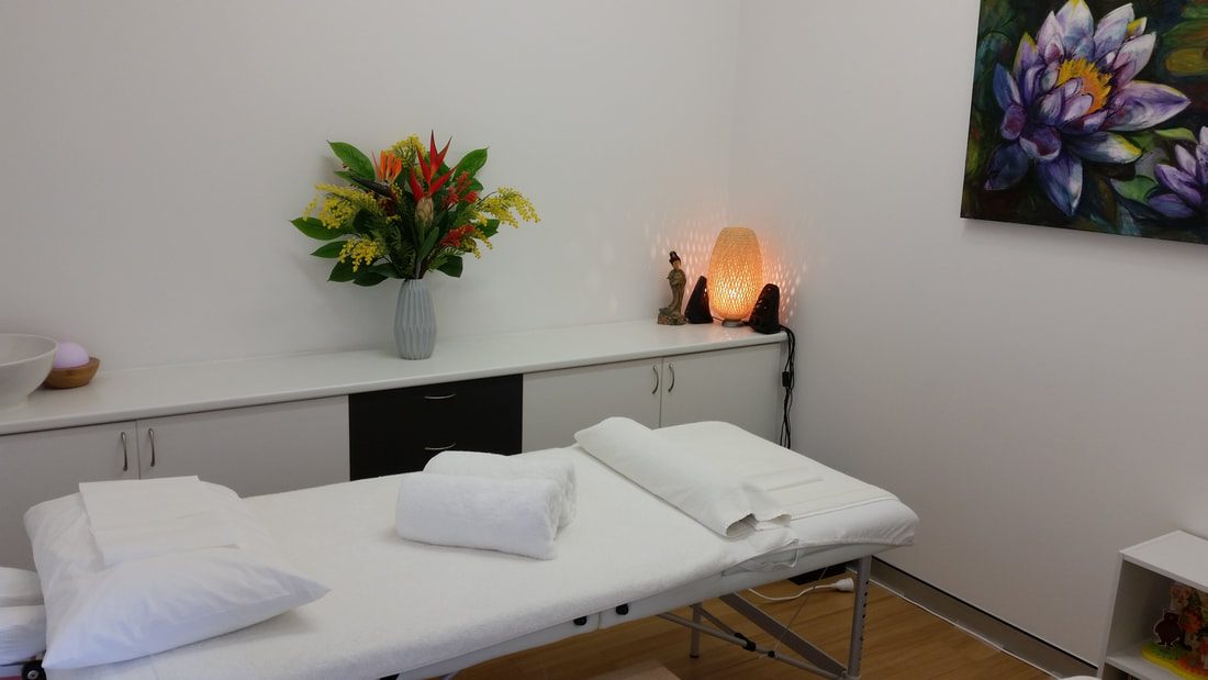 Peaceful acupuncture treatment room